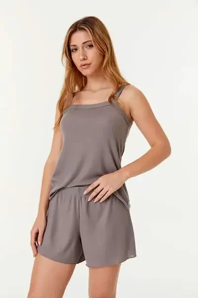 ropa basica mujer primavera verano